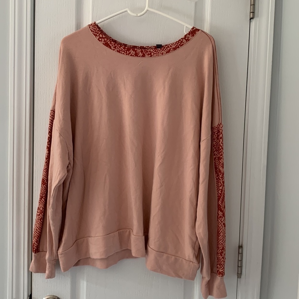 AnyBody Pullover pink size 1 X cozy stretchy snake‎ print
